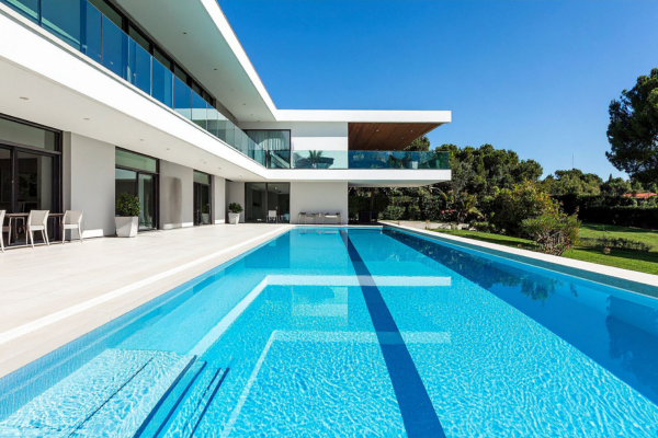 Swimming Pools & Spas